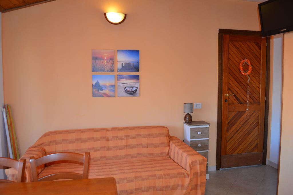 Apartments Mimose Badesi Exterior photo